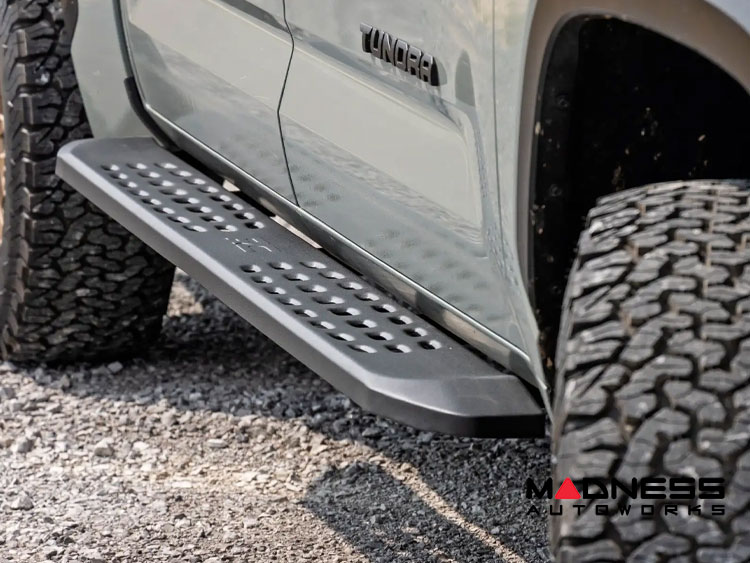 Toyota Tundra Side Steps - RPT2 Running Boards - Rough Country - Crew Cab - 2022-Up